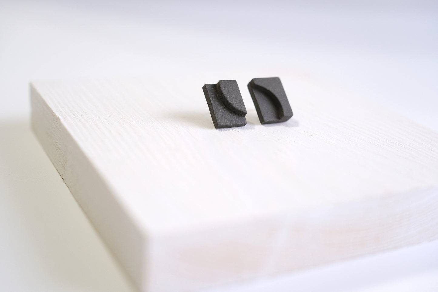 Arch Post Earrings