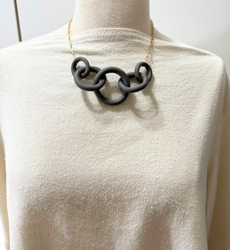 Coil Link Necklace - Matte Black