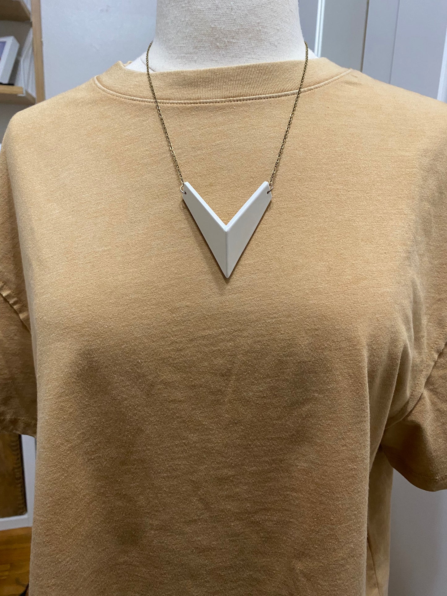 Arrow Quad Necklace - Size III, White